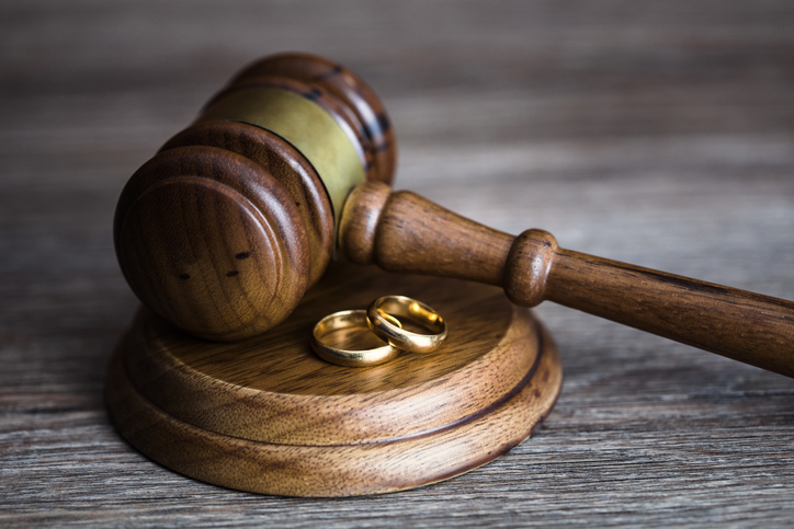 divorce lawyer