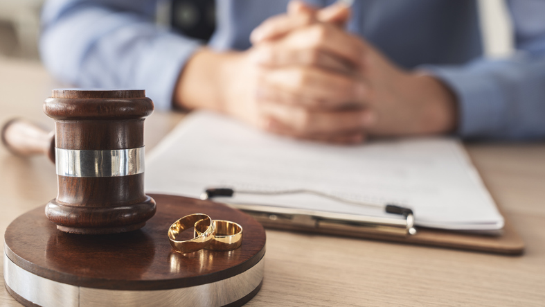 divorce lawyer